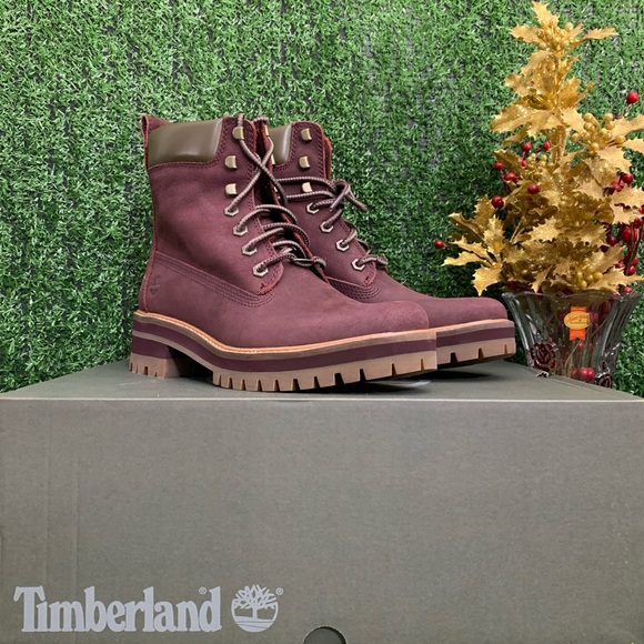 TIMBERLAND WOMEN'S COURMAYEUR VALLEY 6-INCH BOOTS - Picture 3 of 10